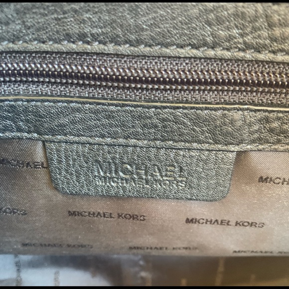 Michael Kors Astor medium studded pebbled leather double chain handle bag NWOT - Picture 6 of 15